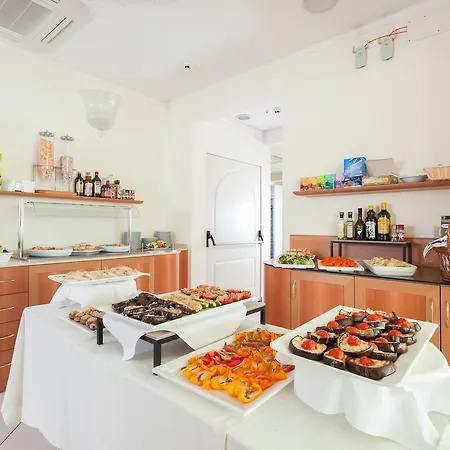 Hotell De La 3*