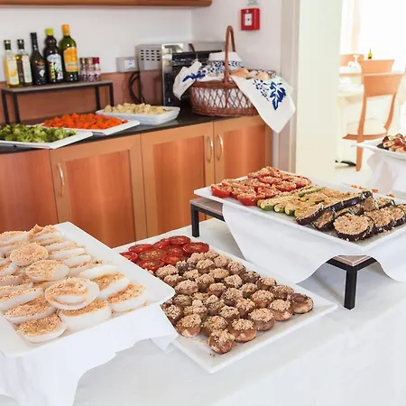 De La Hotell 3*